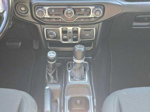 Used 2020 Jeep Wrangler Unlimited Sahara AWD/4WD image 13