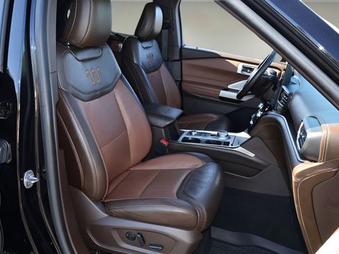 Used 2021 Ford Explorer King Ranch w/ Premium Technology Package image 19