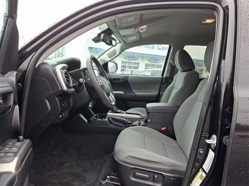 Used 2021 Toyota Tacoma SR image 15