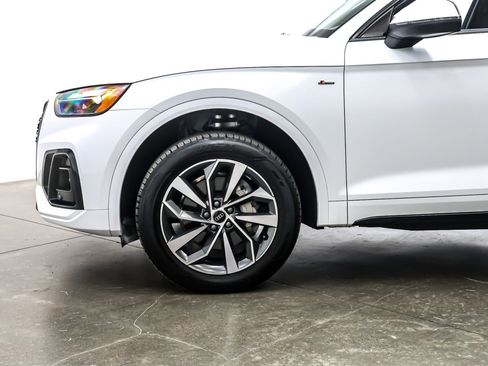 Used 2024 Audi Q5 2.0T Premium w/ Summer of Audi Package image 10