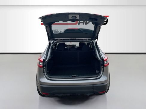 Used 2020 Nissan Rogue Sport S image 23