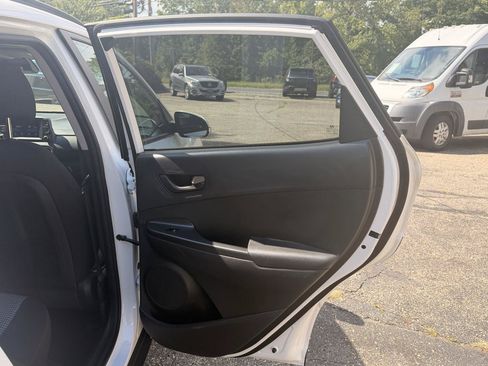 Used 2021 Hyundai Kona SEL Plus AWD/4WD image 24