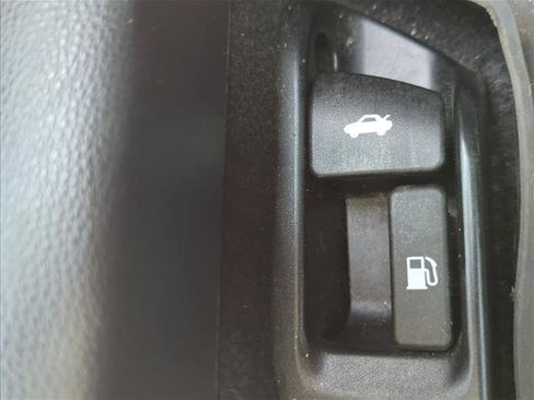 Used 2025 Toyota Corolla LE FWD image 11