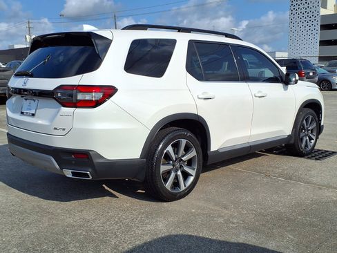 Used 2025 Honda Pilot Elite image 25