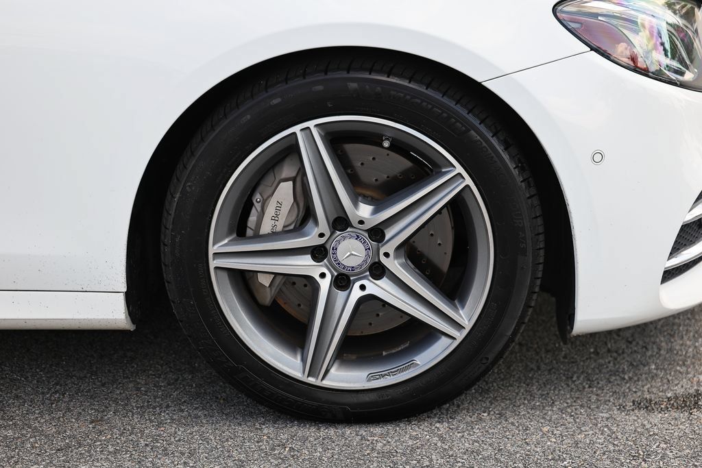 Used 2017 Mercedes-Benz E 400 4MATIC Wagon image 5