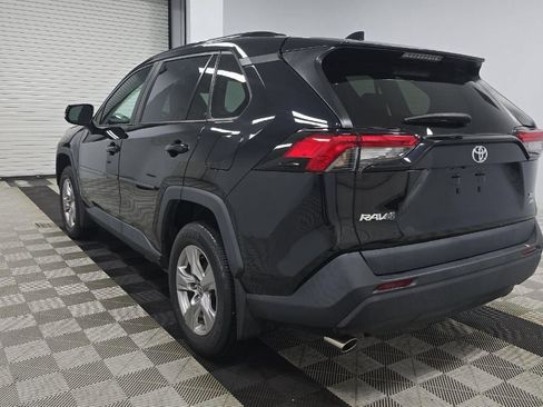 Used 2022 Toyota RAV4 XLE AWD/4WD image 4