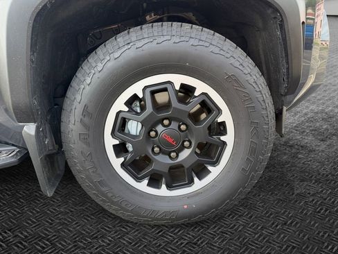 Used 2025 Toyota 4Runner TRD Off-Road image 11