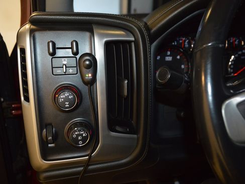 Used 2016 GMC Sierra 1500 SLE w/ SLE Value Package AWD/4WD image 16