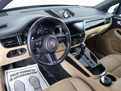 Used 2024 Porsche Macan AWD/4WD image 7