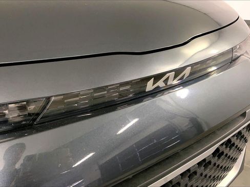 Used 2025 Kia Soul LX w/ LX Technology Package FWD image 28