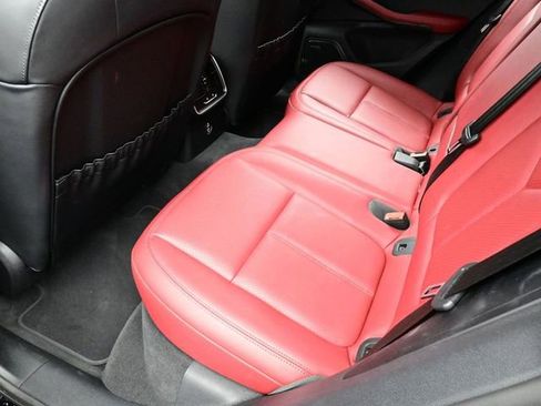 Certified 2025 Porsche Macan AWD/4WD image 15