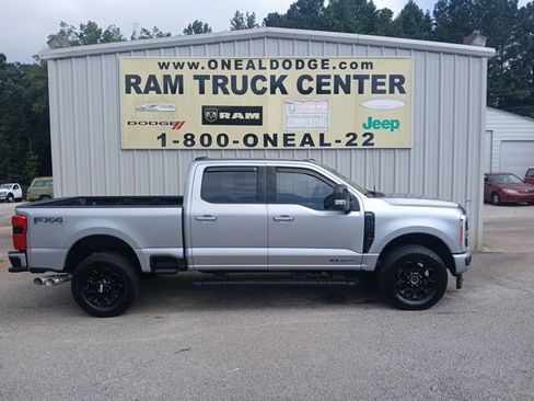 Used 2023 Ford F250 Lariat w/ Black Appearance Package image 2