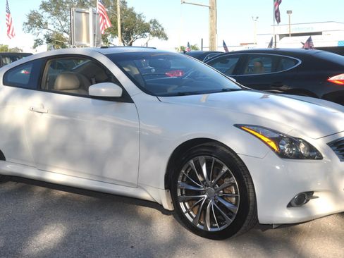 Used 2011 INFINITI G37 Journey w/ Premium Pkg image 5