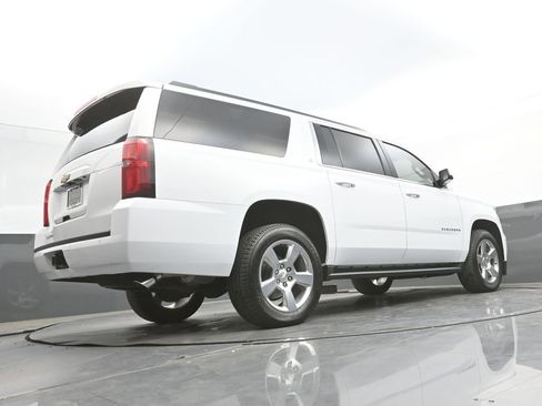 Used 2019 Chevrolet Suburban LT image 30