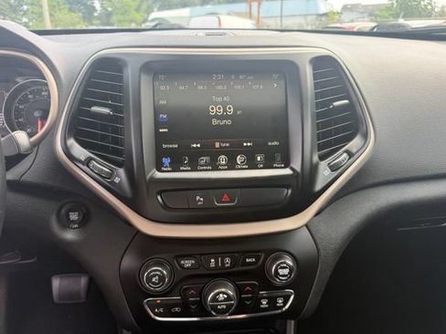 Used 2017 Jeep Cherokee 75th Anniversary AWD/4WD image 14
