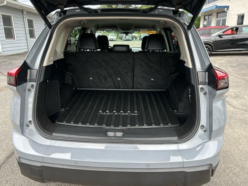 Used 2025 Nissan Rogue SV AWD/4WD image 22