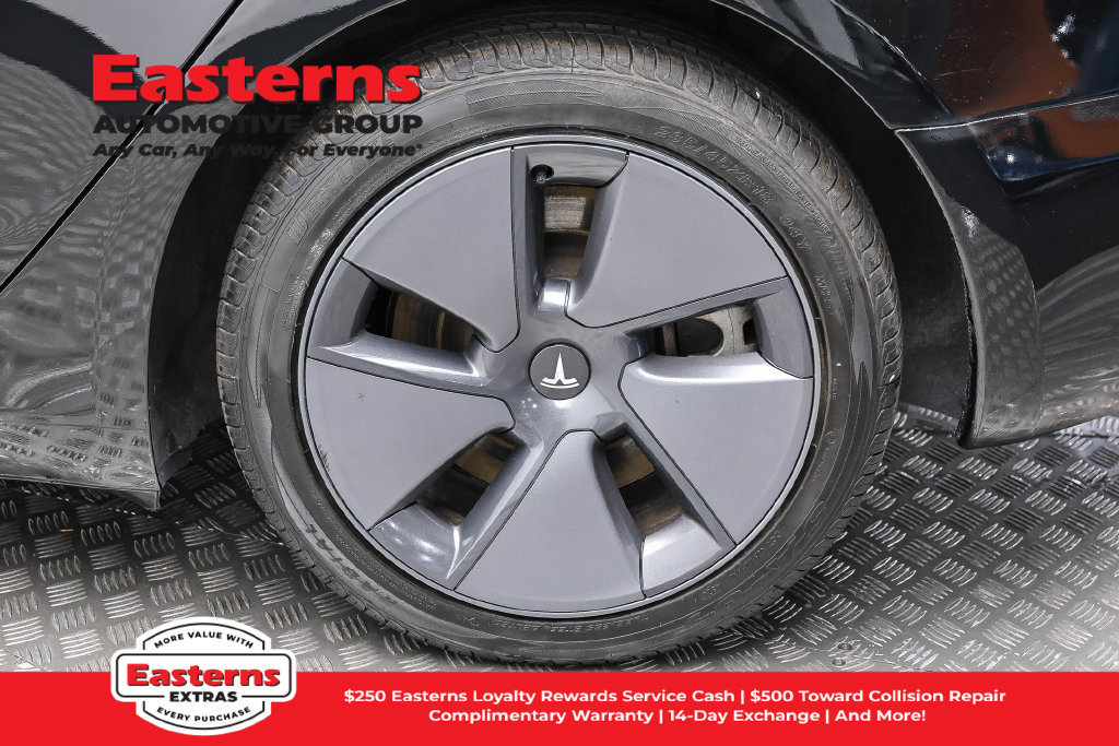 Used 2023 Tesla Model 3 Standard Range RWD image 9
