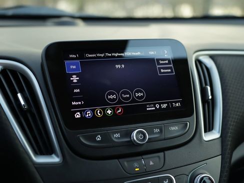 Used 2025 Chevrolet Malibu LT FWD image 12