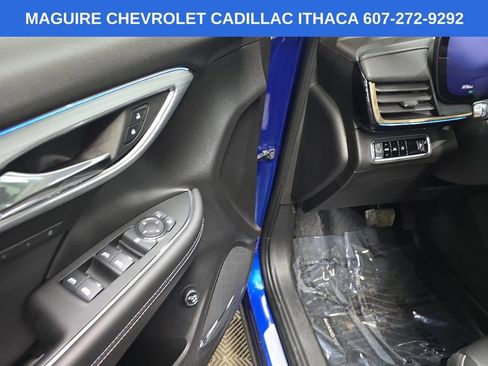 Used 2024 Buick Envision Avenir AWD/4WD image 28