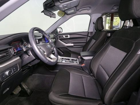 Used 2022 Ford Explorer XLT image 39