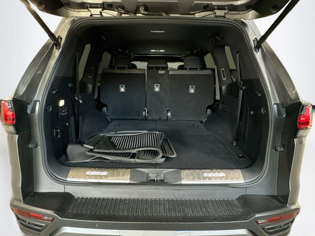 Used 2023 Lexus LX 600 4WD w/ Appearance Package image 31