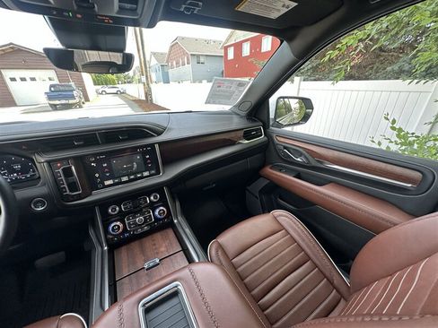 Used 2024 GMC Yukon XL Denali Ultimate AWD/4WD image 78