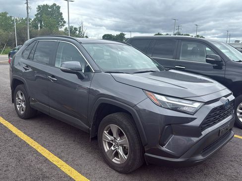 Used 2024 Toyota RAV4 XLE w/ Convenience Package AWD/4WD image 3