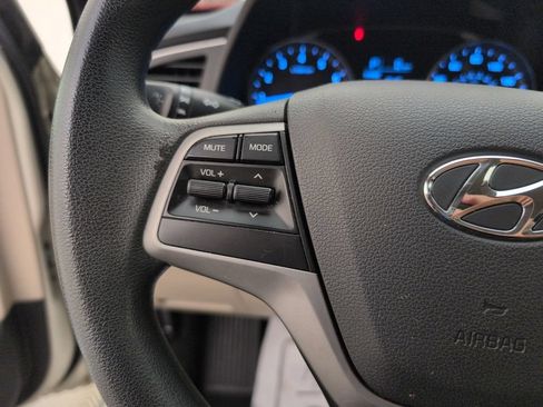Used 2017 Hyundai Elantra SE FWD image 32