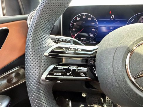 Used 2026 Mercedes-Benz GLC 350e 4MATIC image 27