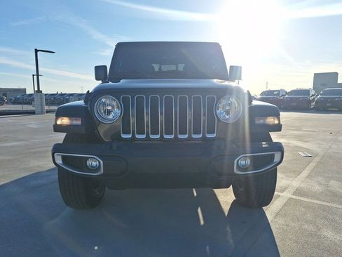 Used 2022 Jeep Gladiator Overland w/ Popular Equipment Package image 2