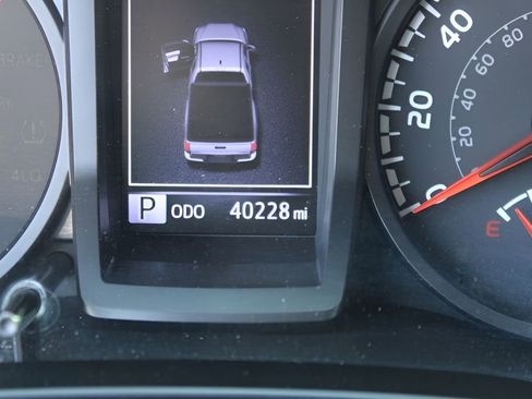 Used 2020 Toyota Tacoma SR w/ SX Package AWD/4WD image 10
