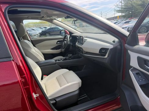 Used 2022 Nissan Rogue SV w/ SV Premium Package AWD/4WD image 28