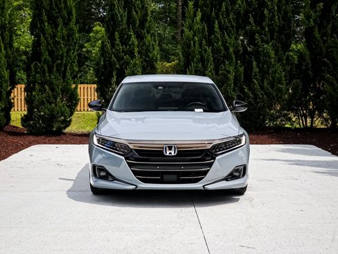 Used 2022 Honda Accord Sport image 3