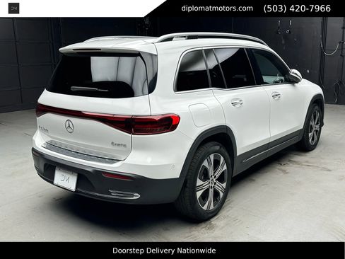 Used 2024 Mercedes-Benz EQB 300 4MATIC image 7