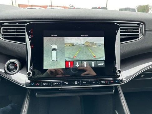 New 2024 Jeep Wagoneer Base w/ Convenience Group I image 17