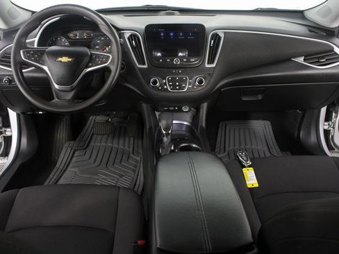 Used 2022 Chevrolet Malibu LT image 9