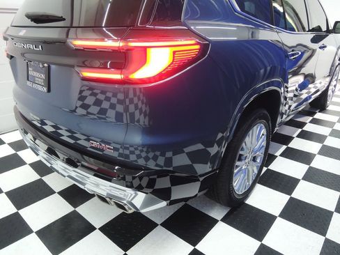 Used 2025 GMC Acadia Denali w/ Super Cruise Package FWD image 35