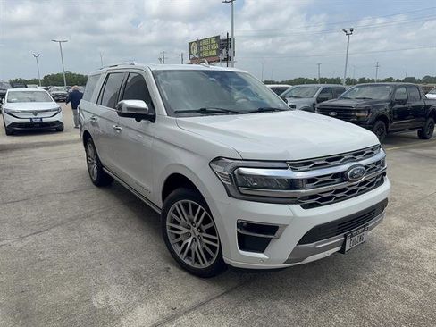 Used 2023 Ford Expedition Platinum RWD image 5