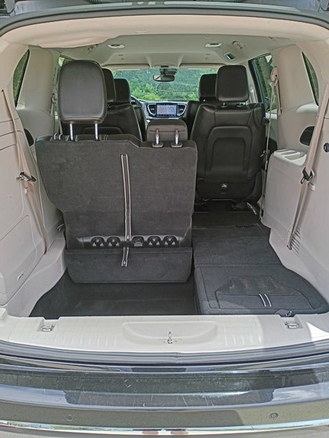 Used 2024 Chrysler Pacifica Limited FWD image 33