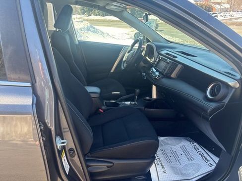 Used 2015 Toyota RAV4 XLE image 14