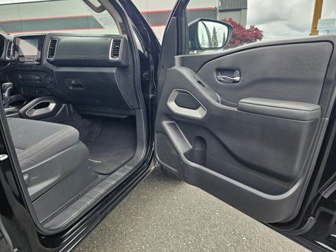Used 2022 Nissan Frontier SV RWD image 12