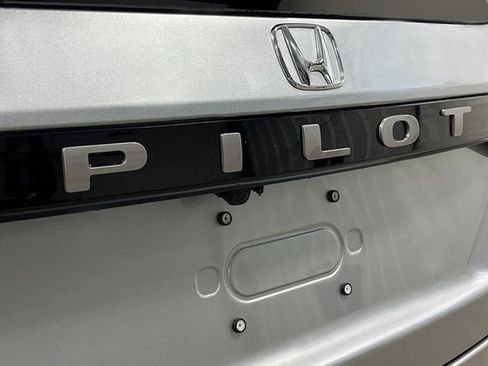 New 2026 Honda Pilot EX-L image 9