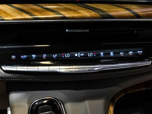 Used 2021 Cadillac Escalade ESV Sport Platinum RWD image 30