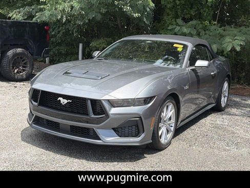 Used 2025 Ford Mustang GT Premium RWD image 3