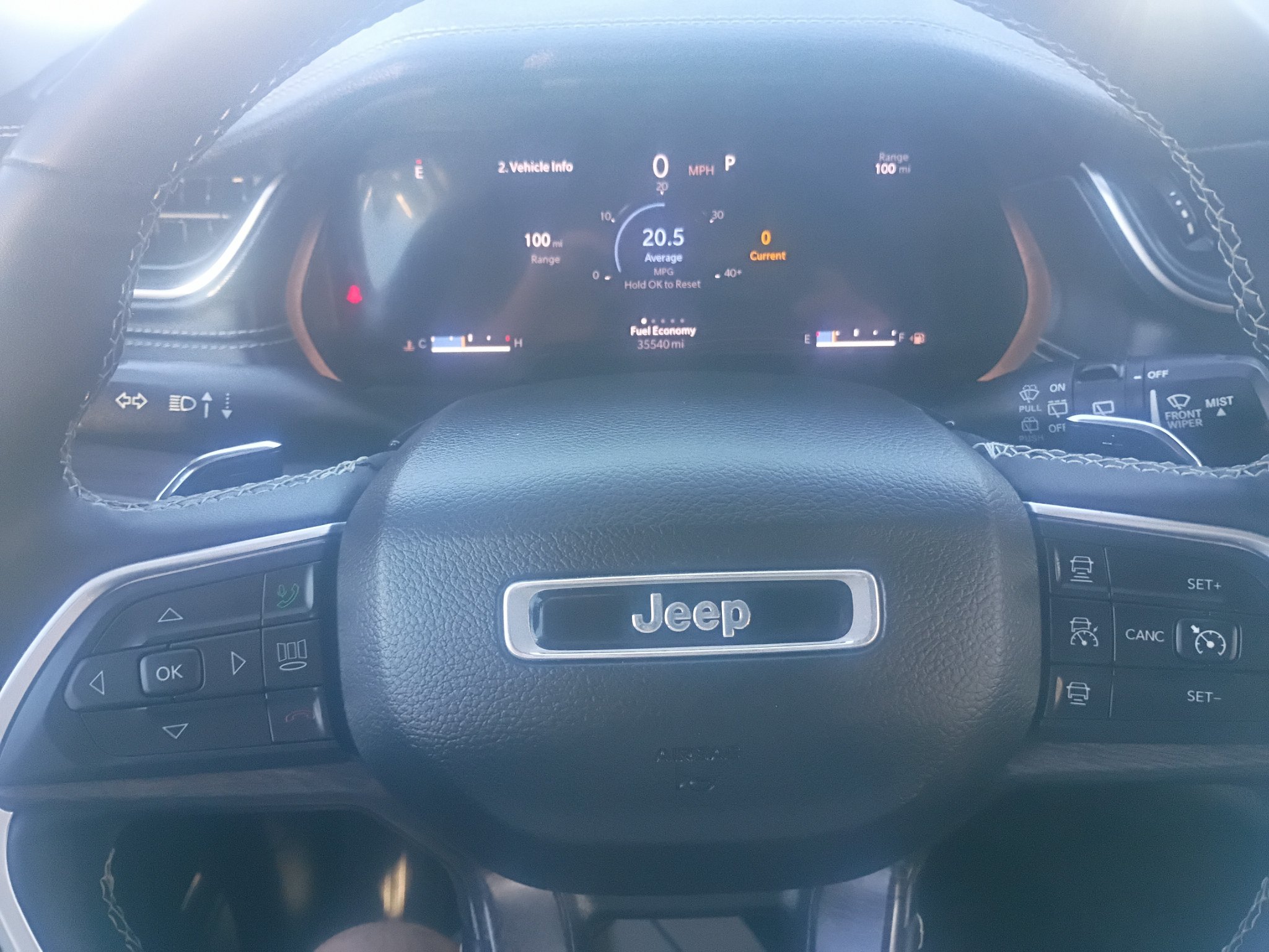 Used 2023 Jeep Grand Cherokee Limited w/ Black Appearance Package AWD/4WD image 15