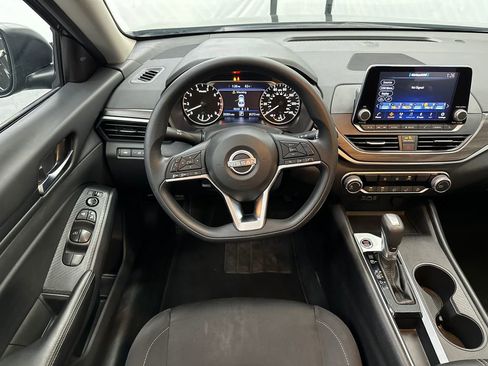 Used 2025 Nissan Altima 2.5 SV image 22