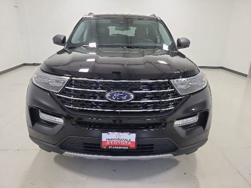 Used 2022 Ford Explorer XLT w/ Equipment Group 202A AWD/4WD image 8