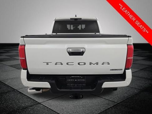 Used 2025 Toyota Tacoma Limited AWD/4WD image 5