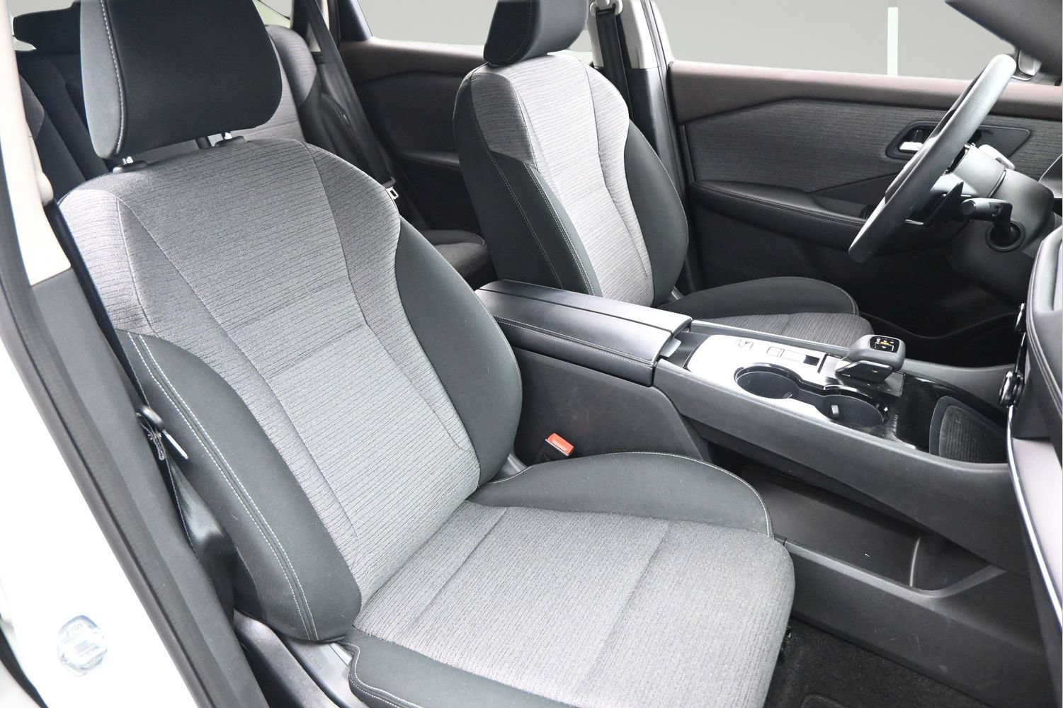 Certified 2023 Nissan Rogue SV FWD image 14
