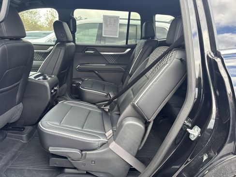 Used 2025 GMC Acadia Denali w/ LPO, All-Weather Package image 24